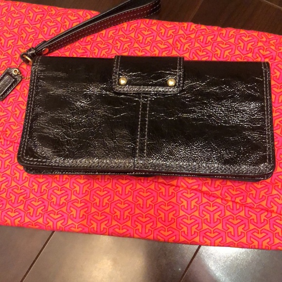 Coach wristlet with gold buckle. - Picture 4 of 4